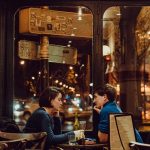 Romantyczne miejsca w Paryżu: pomysły na walentynki