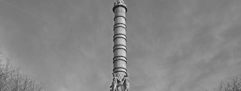 Fontaine de la Victoire na placu Châtelet w Paryżu Fontaine de la Victoire na placu Châtelet w Paryżu