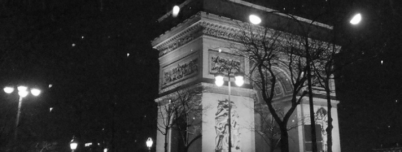 Łuk Triumfalny – jeden z symboli stolicy Francji Łuk Triumfalny – jeden z symboli stolicy Francji